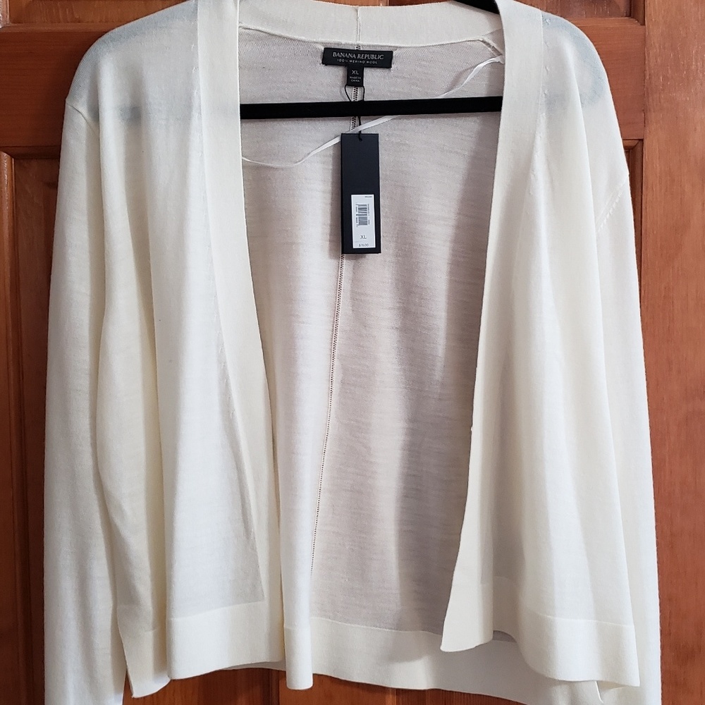 NWT Banana Republic cream cardigan FINAL PRICE